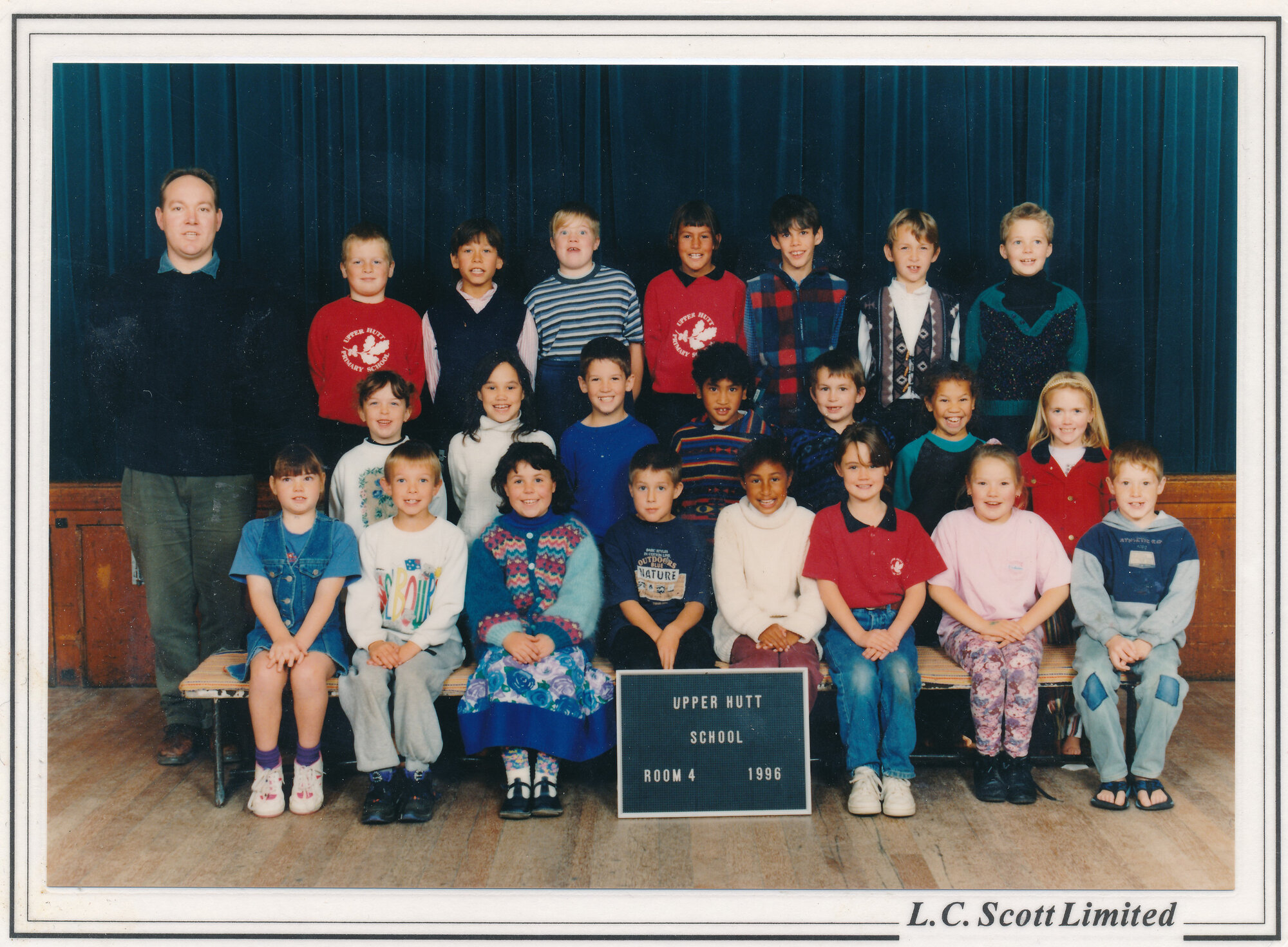 Upper Hutt School, Room 4; 1996