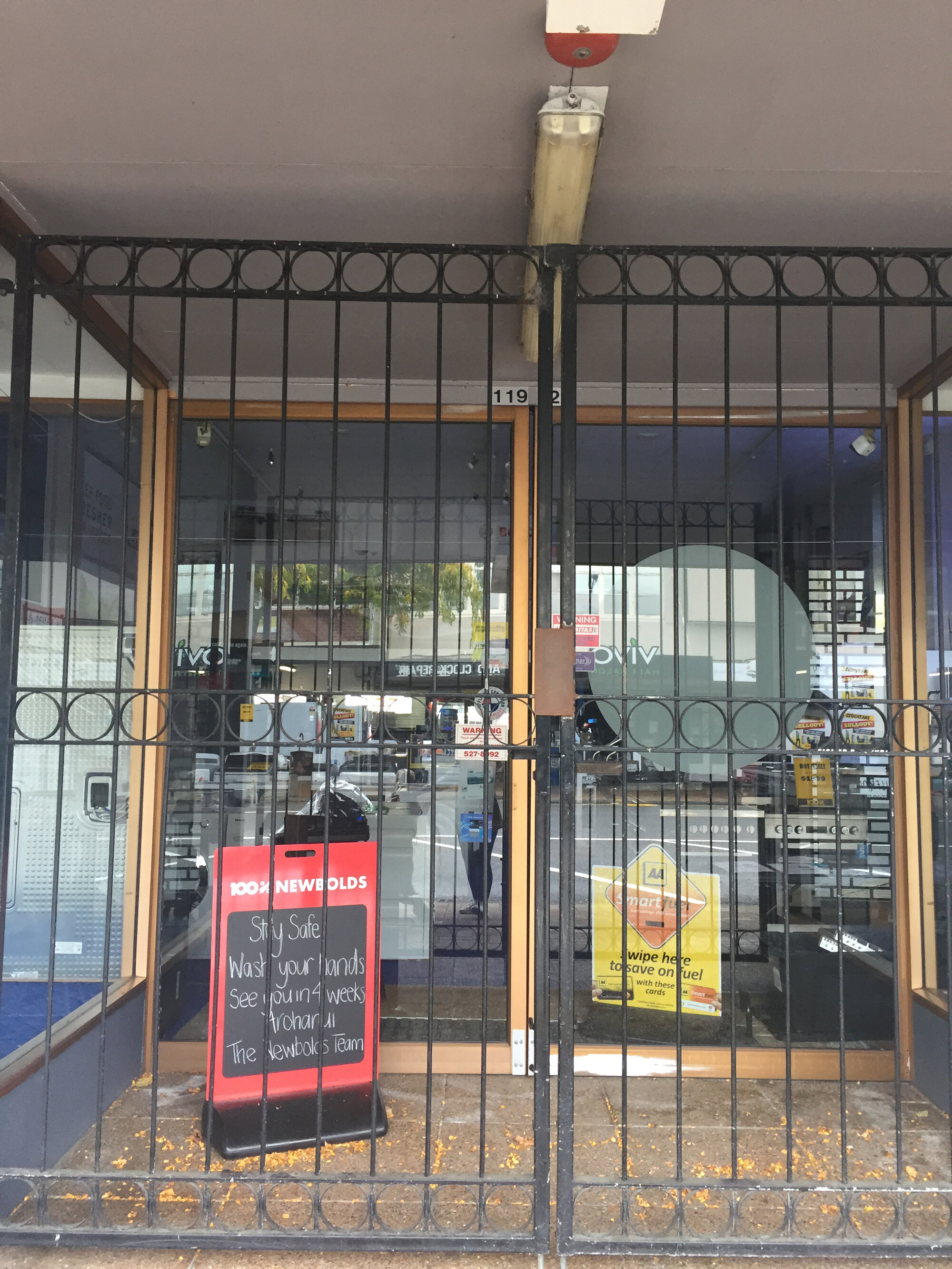 Covid-19, Newbolds 100%, Main Street