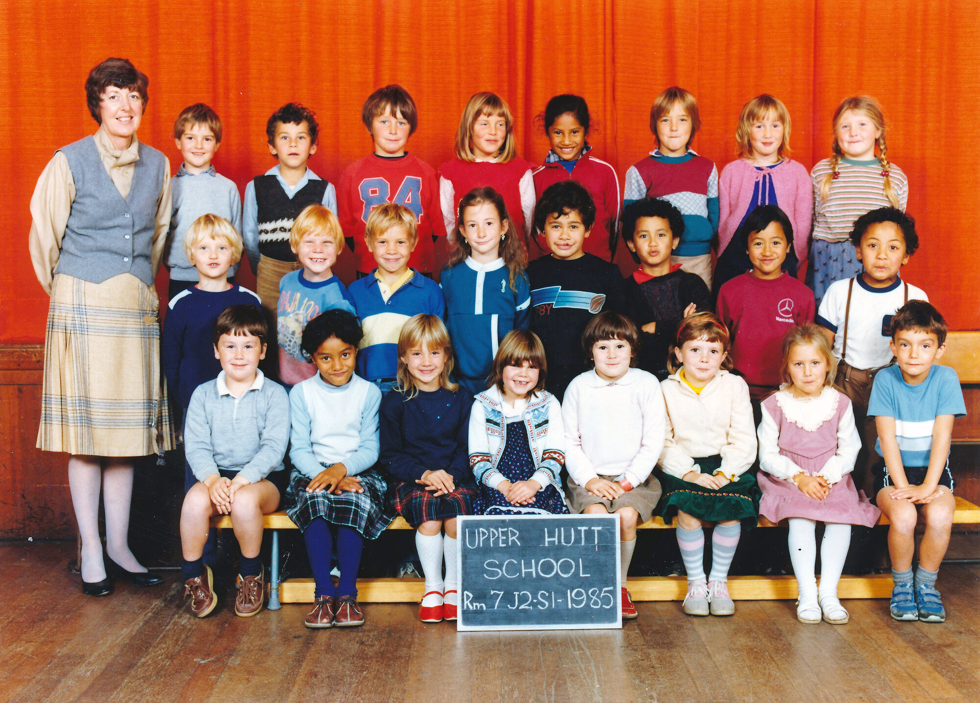 Upper Hutt School, Room 7, J2 and Standard 1; 1985