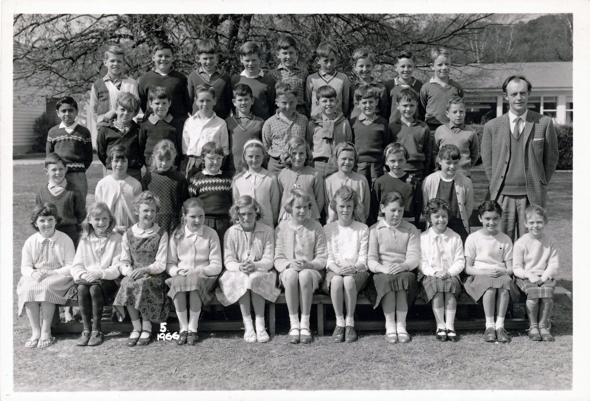 Upper Hutt School, unidentified class; 1966