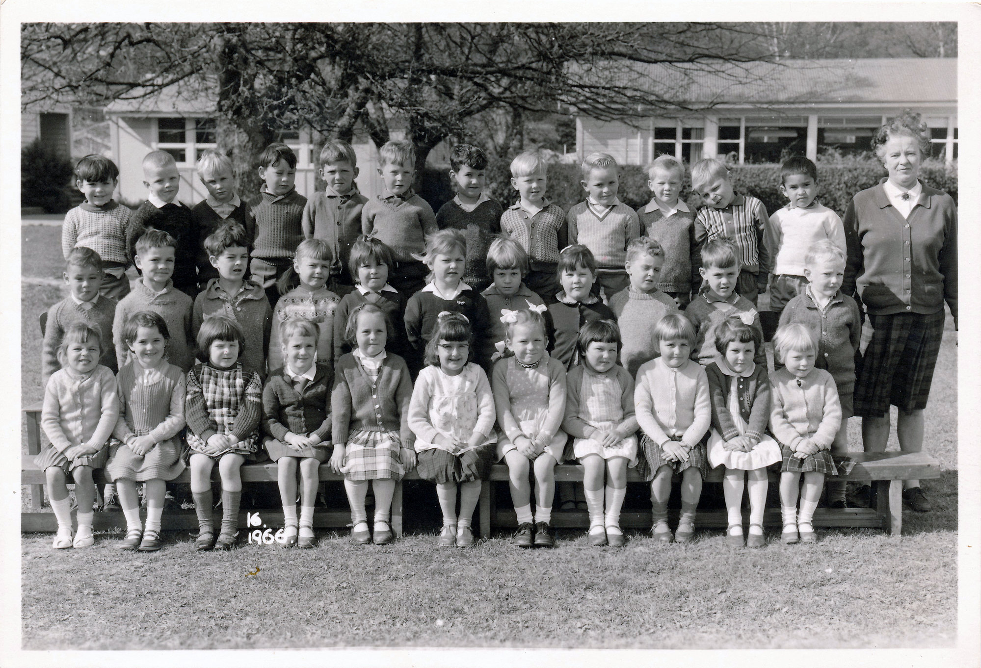 Upper Hutt School, unidentified class; 1966