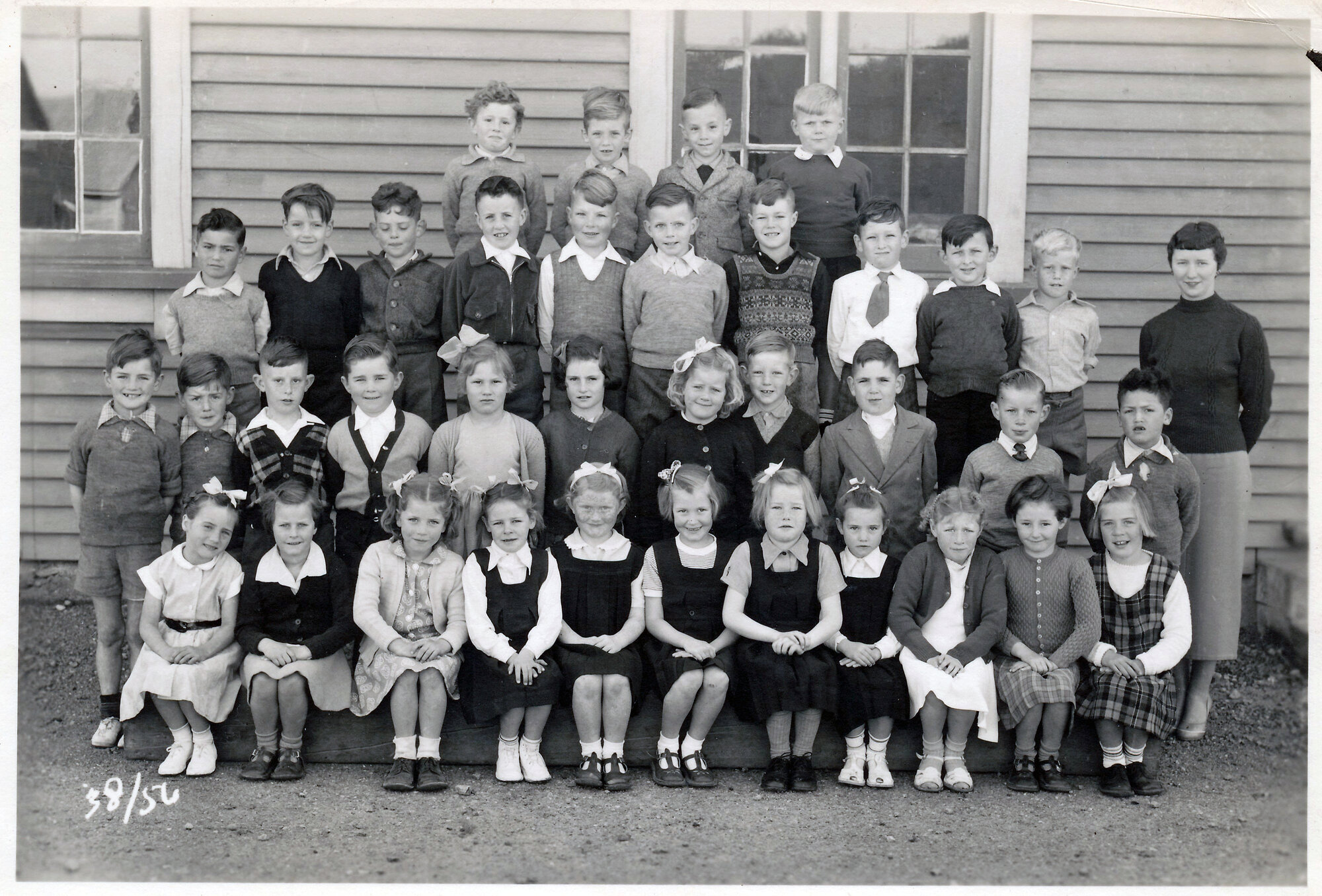 Upper Hutt School, unidentified class; 1954