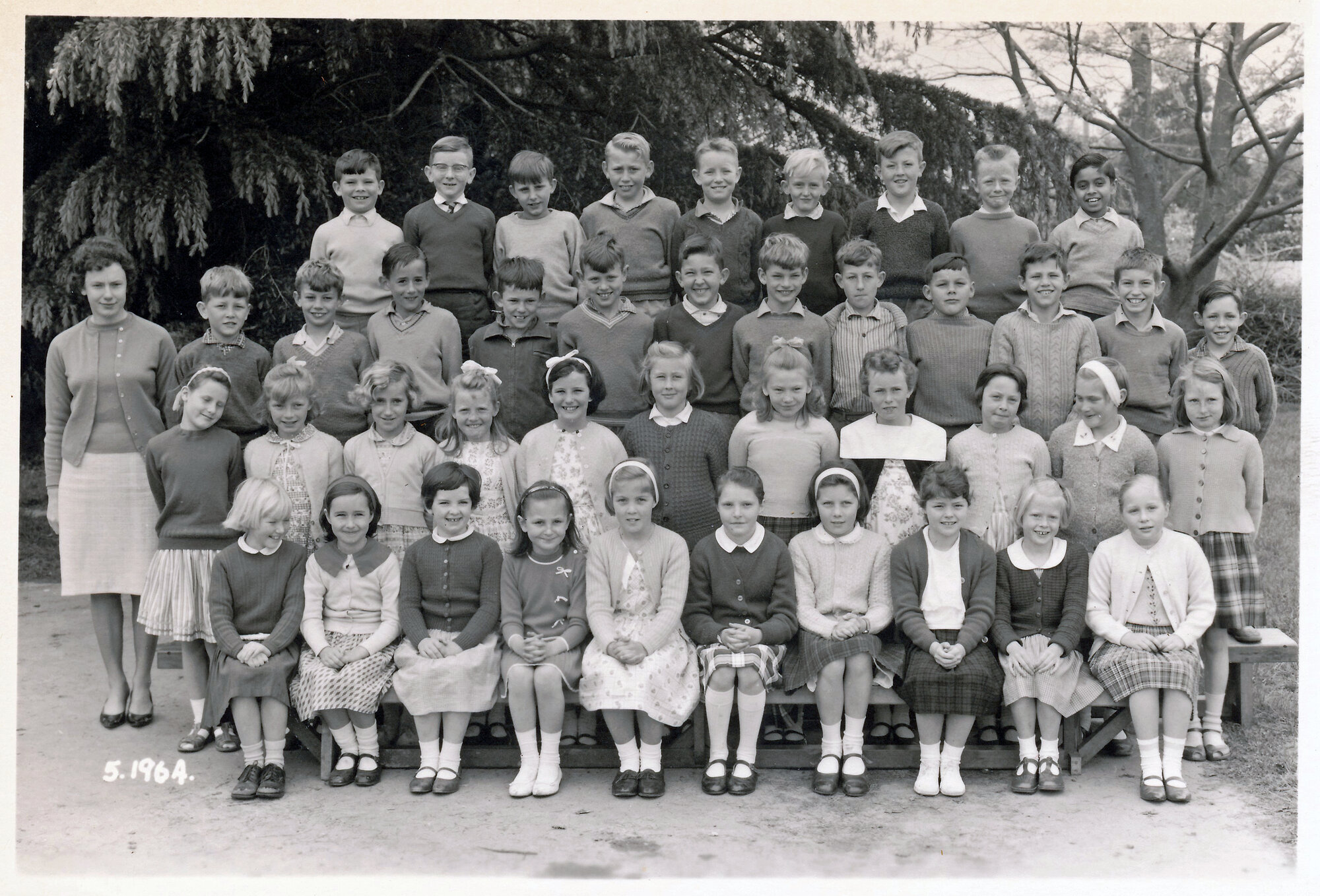 Upper Hutt School, unidentified class; 1964