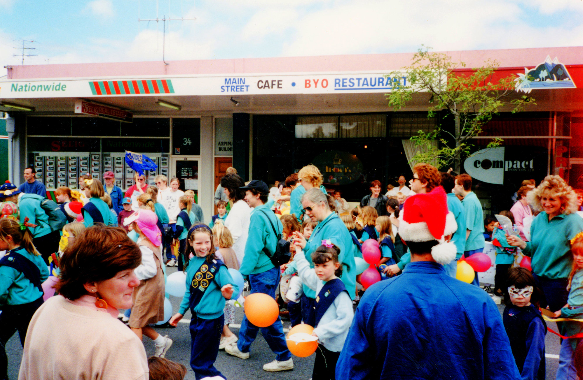 46th Pencarrow Brownie Pack (Upper Hutt); Christmas Parade