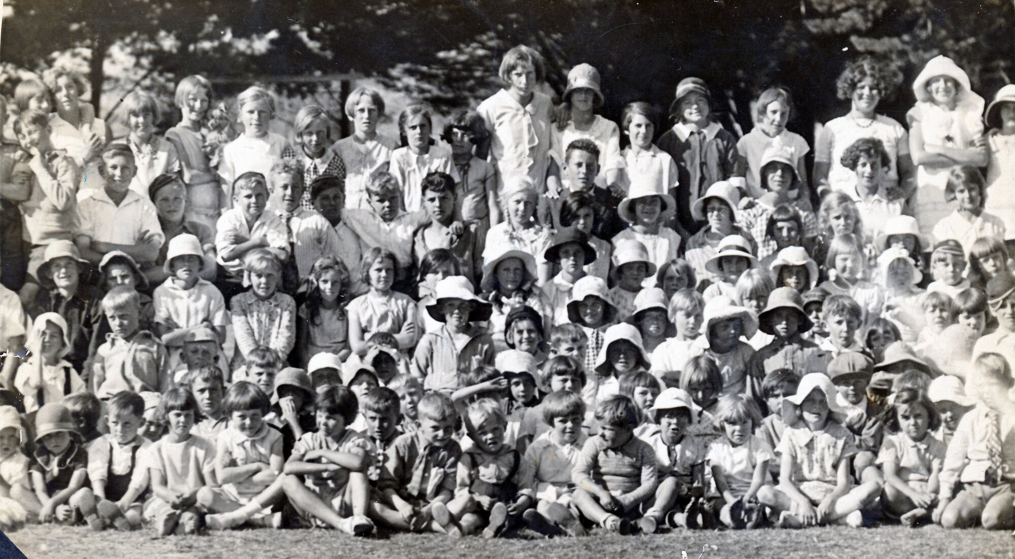 Upper Hutt School, group photo at Trentham Racecourse; c.1925