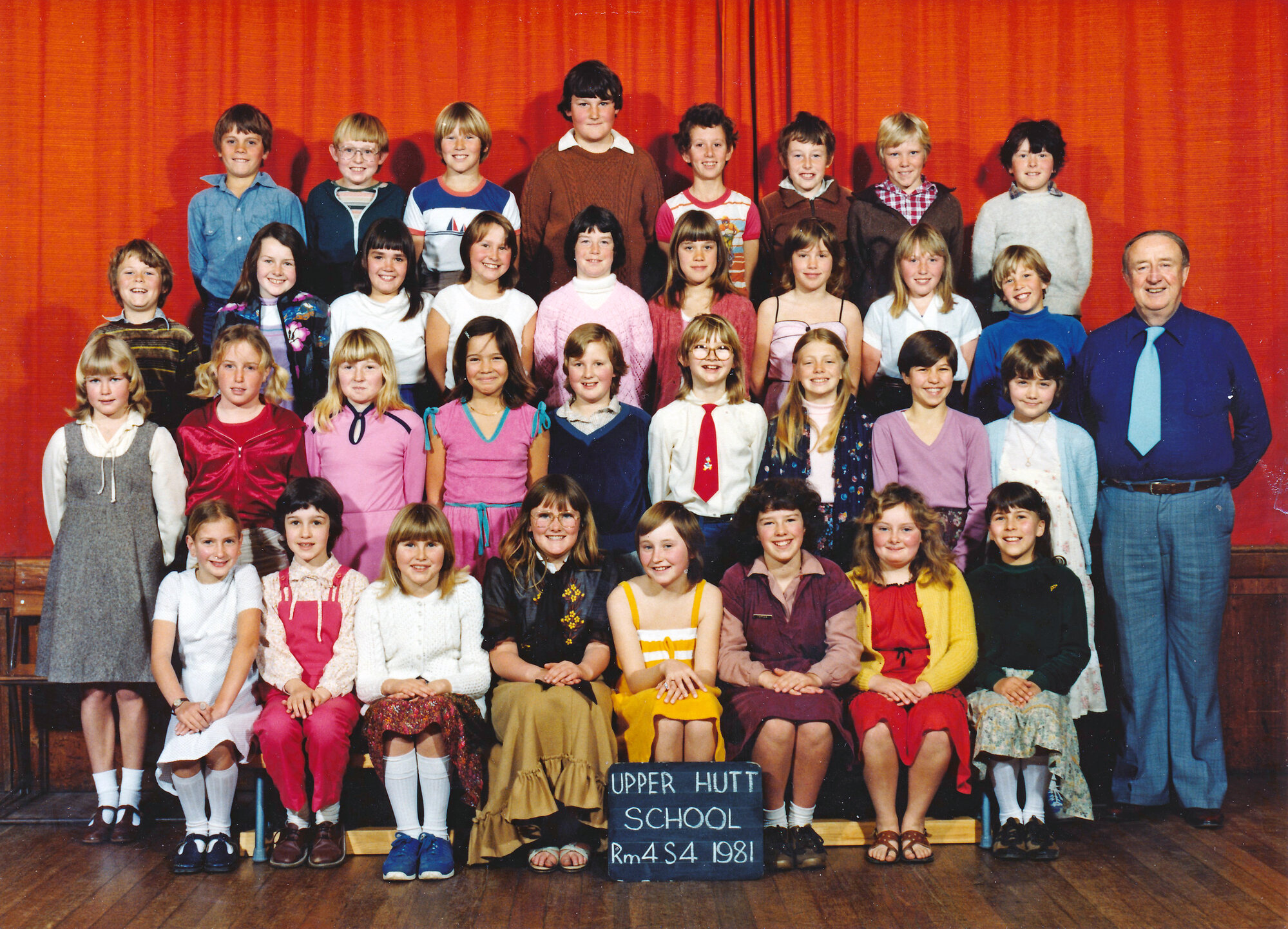 Upper Hutt School, Room 4, Standard 4; 1981