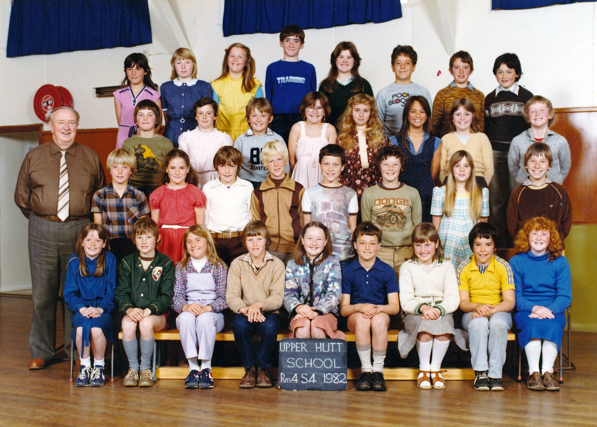 Upper Hutt School, Room 4, Standard 4; 1982
