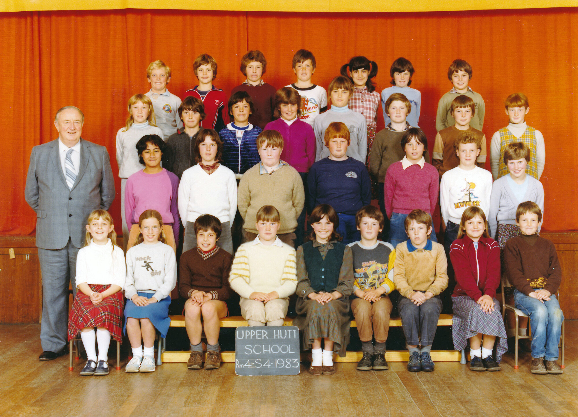 Upper Hutt School, Room 4, Standard 4; 1983