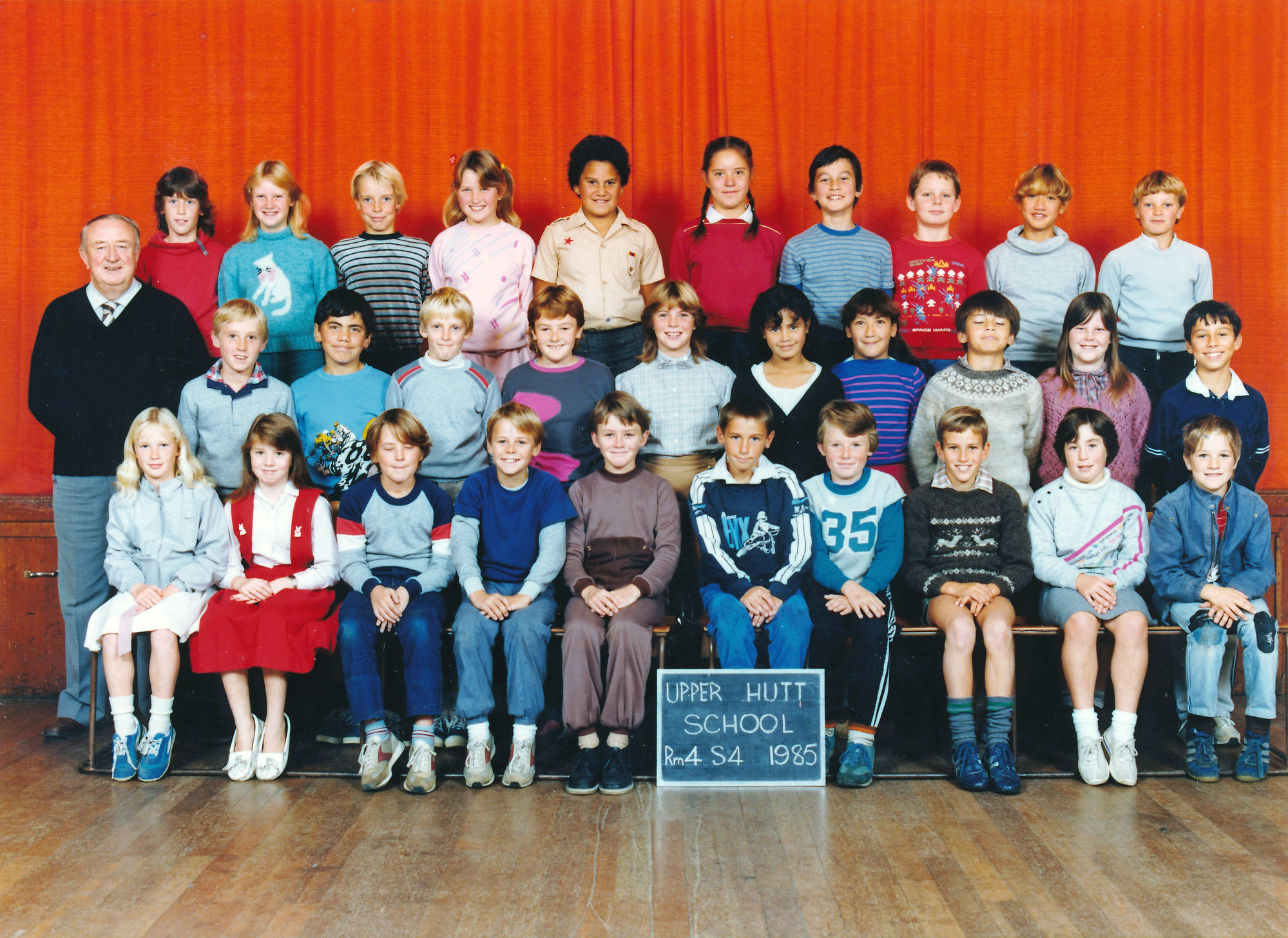 Upper Hutt School, Room 4, Standard 4; 1985