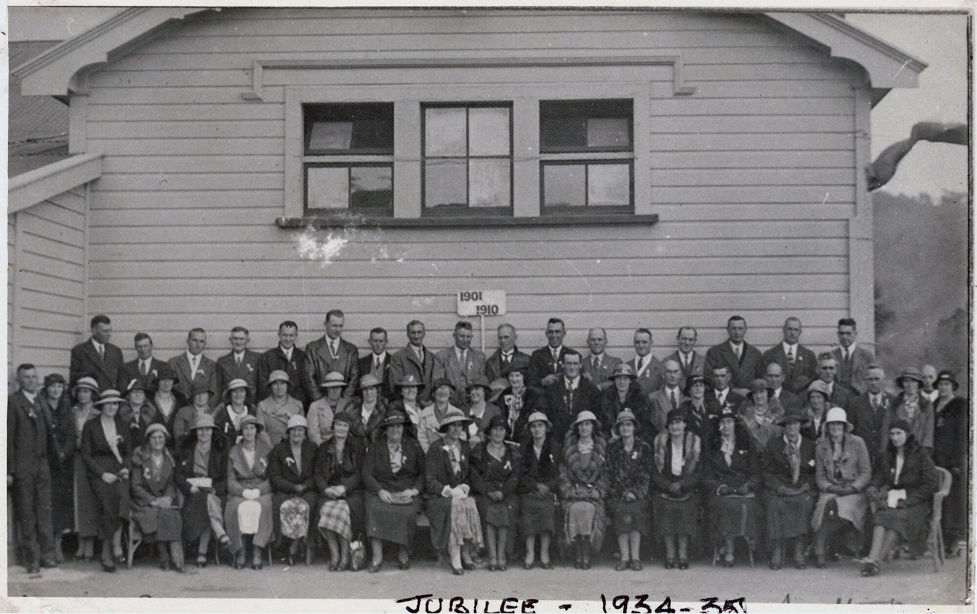 Upper Hutt School, 70th Jubilee (1901-1910 pupils); 1935