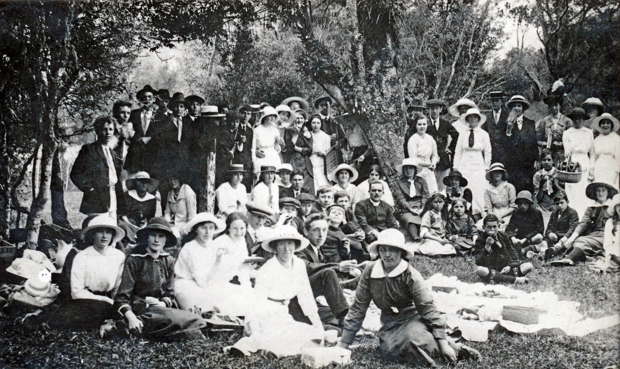 Upper Hutt School, picnic; c.1900