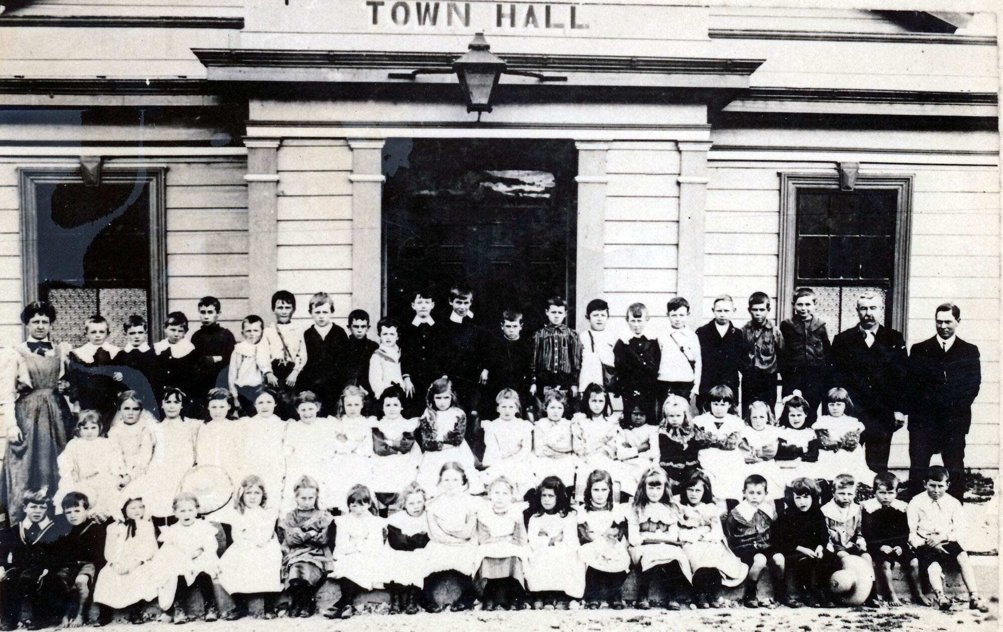 Upper Hutt School, pupils in front of the town hall; 1908