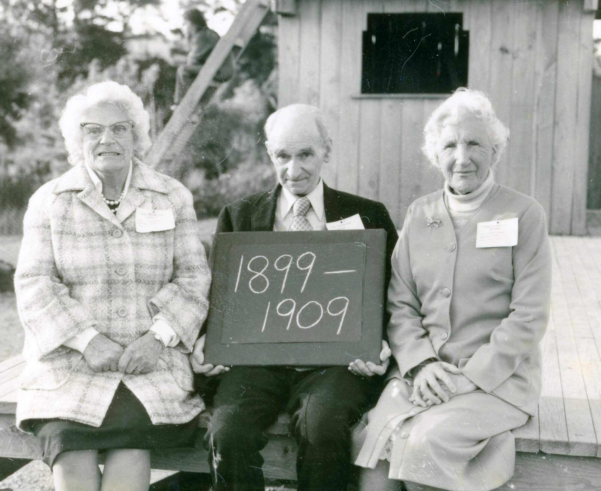 Former Students of Mungaroa School; 1979