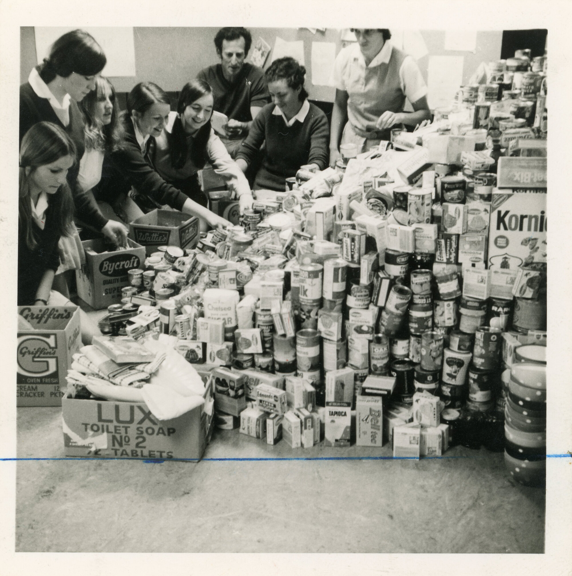 Upper Hutt College Students collect items for the elderly 