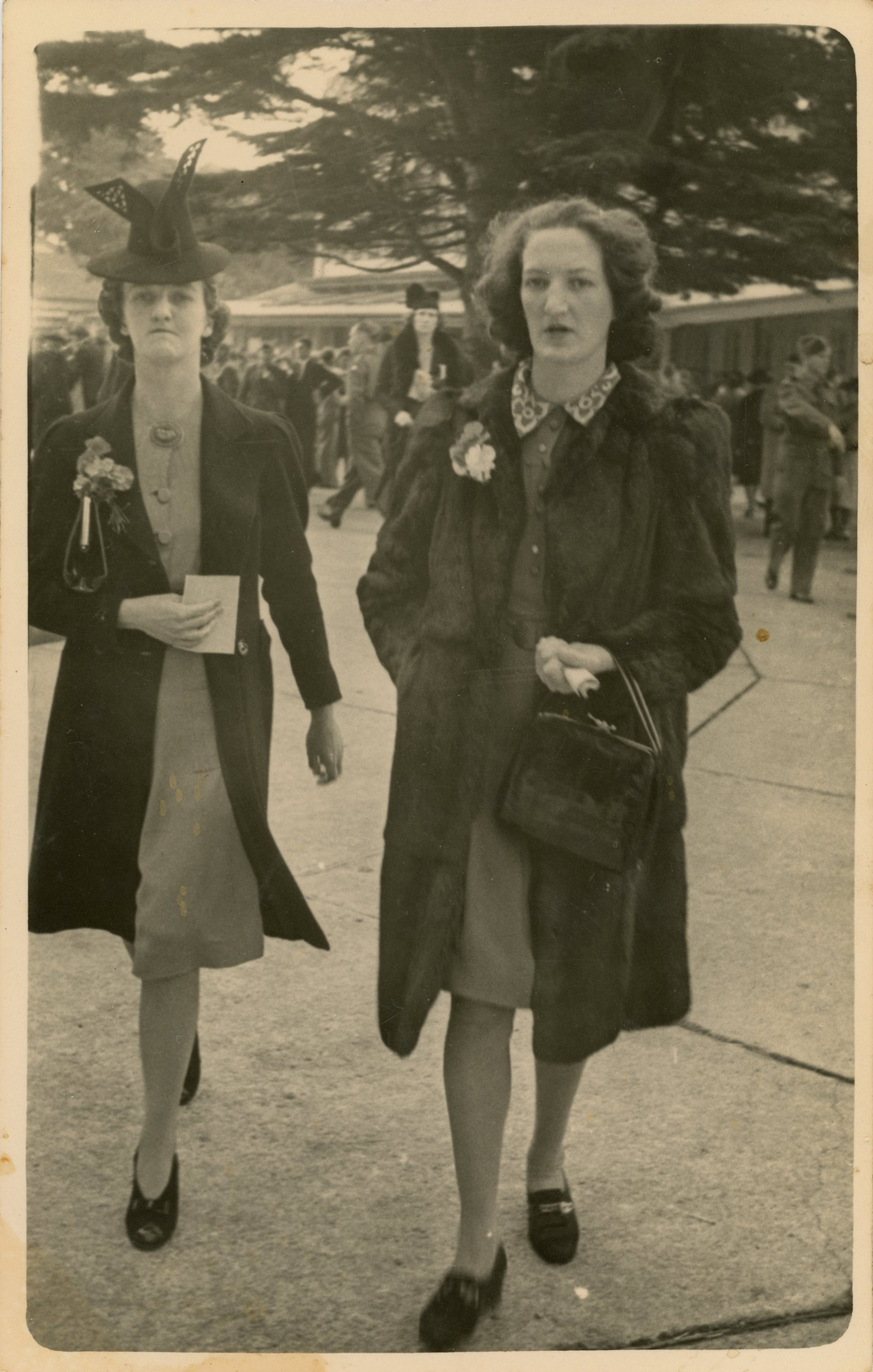 Rose Popplewell (nee Highwood) and Clara Highwood 