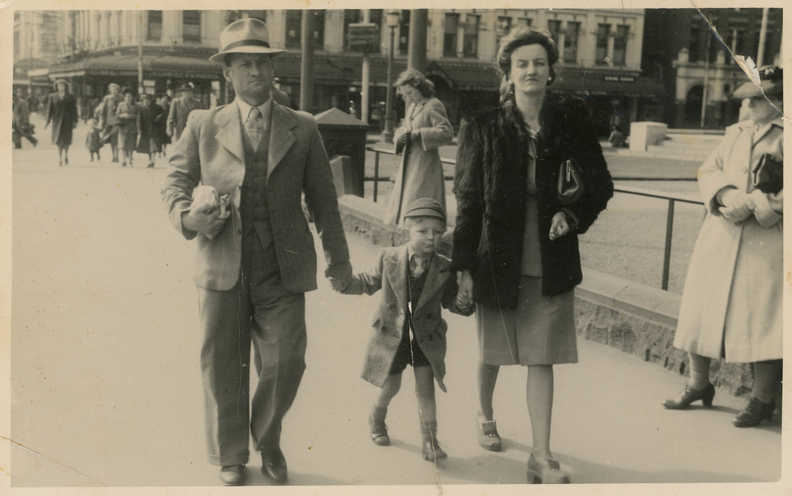 Medwyn, Rose and Kevin Popplewell, 1948
