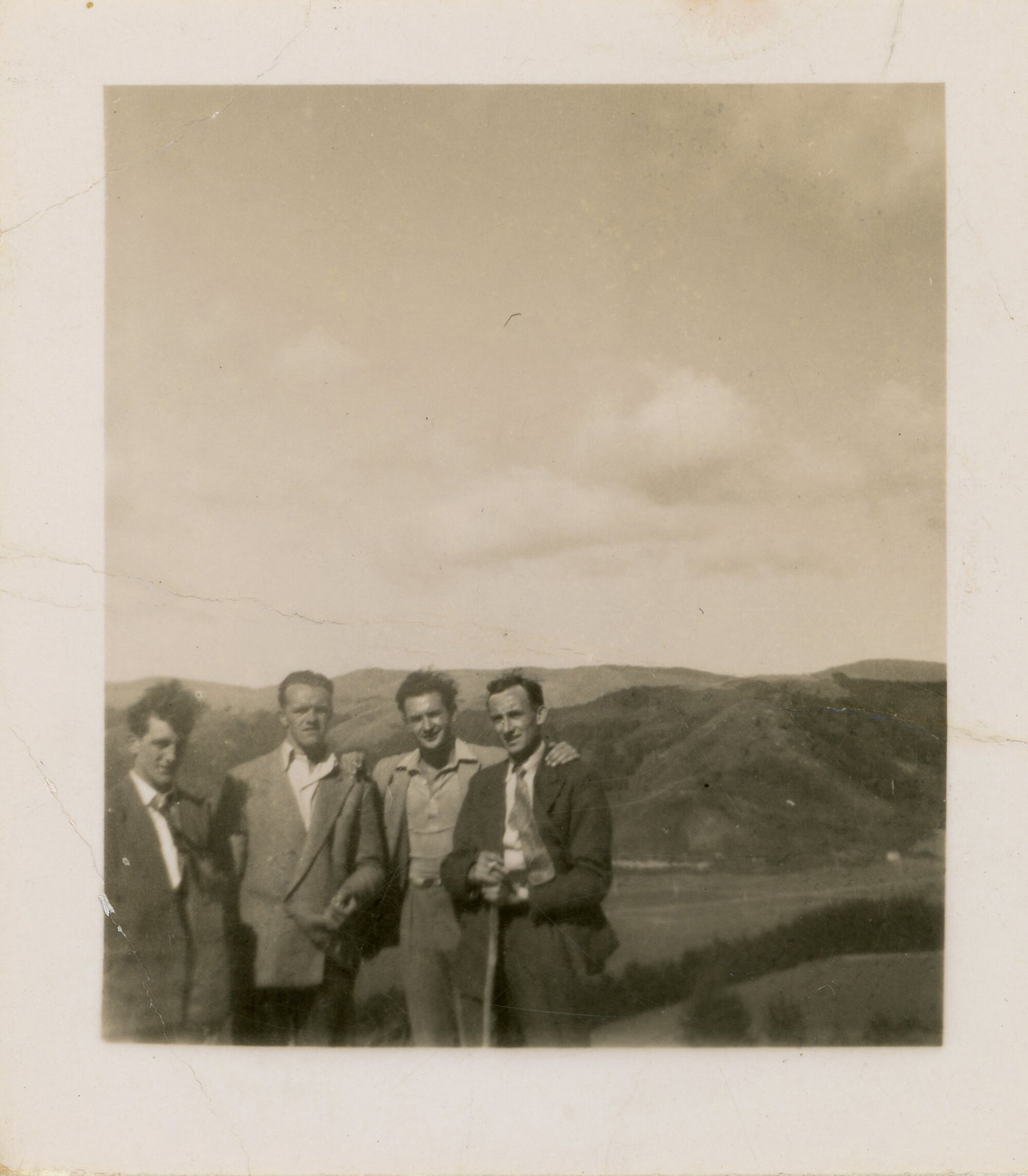 Unidentified people from the Trentham Immigration Hostel; 1952