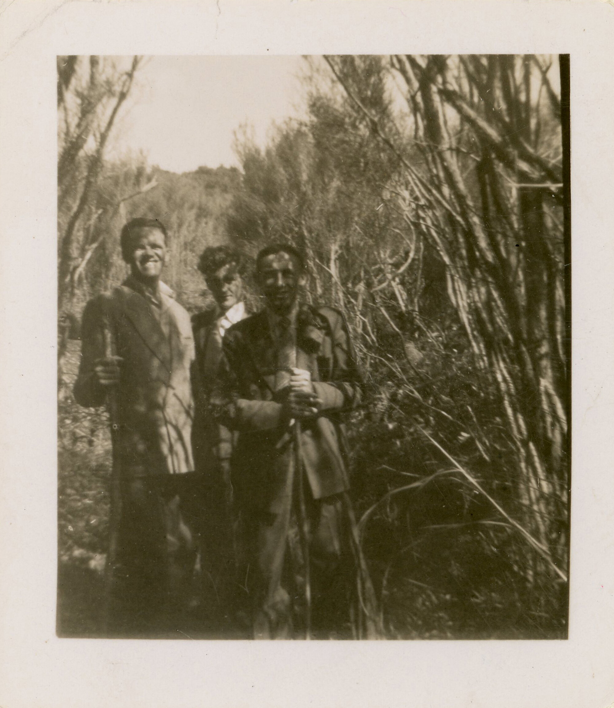 Unidentified people from the Trentham Immigration Hostel; 1952
