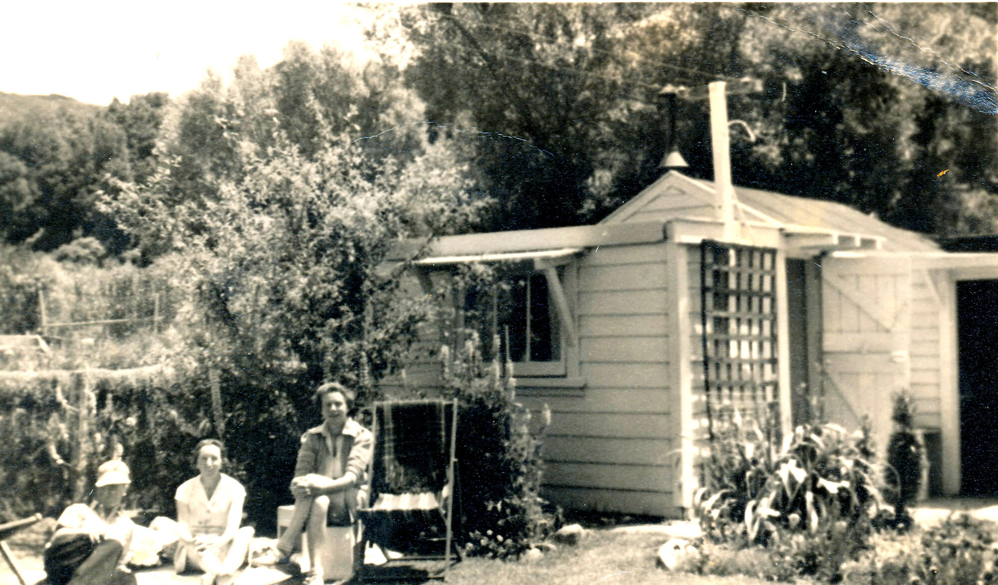 Weekend cottage at Moonshine; ca 1940
