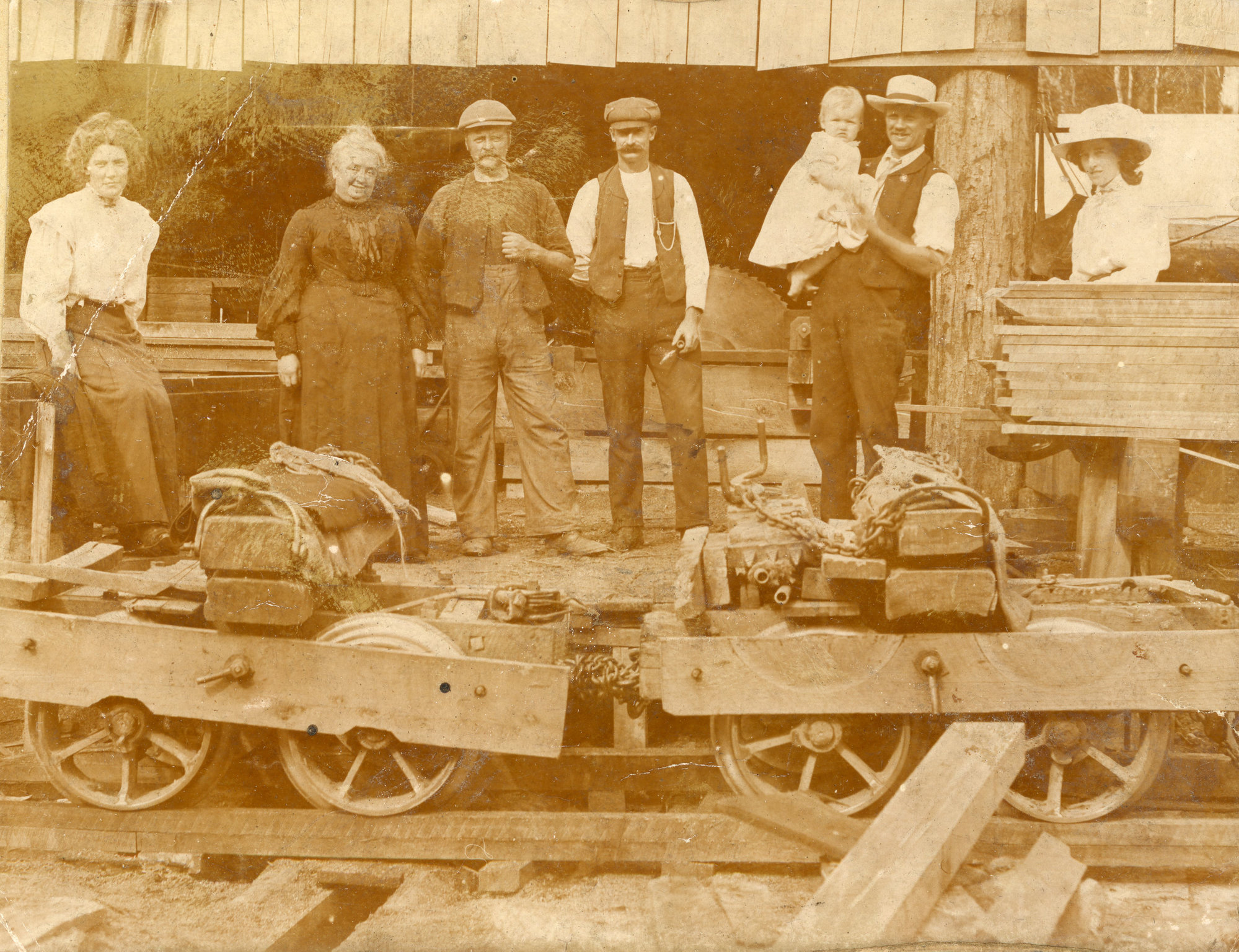 Campbell Family Photograph; ca 1900s