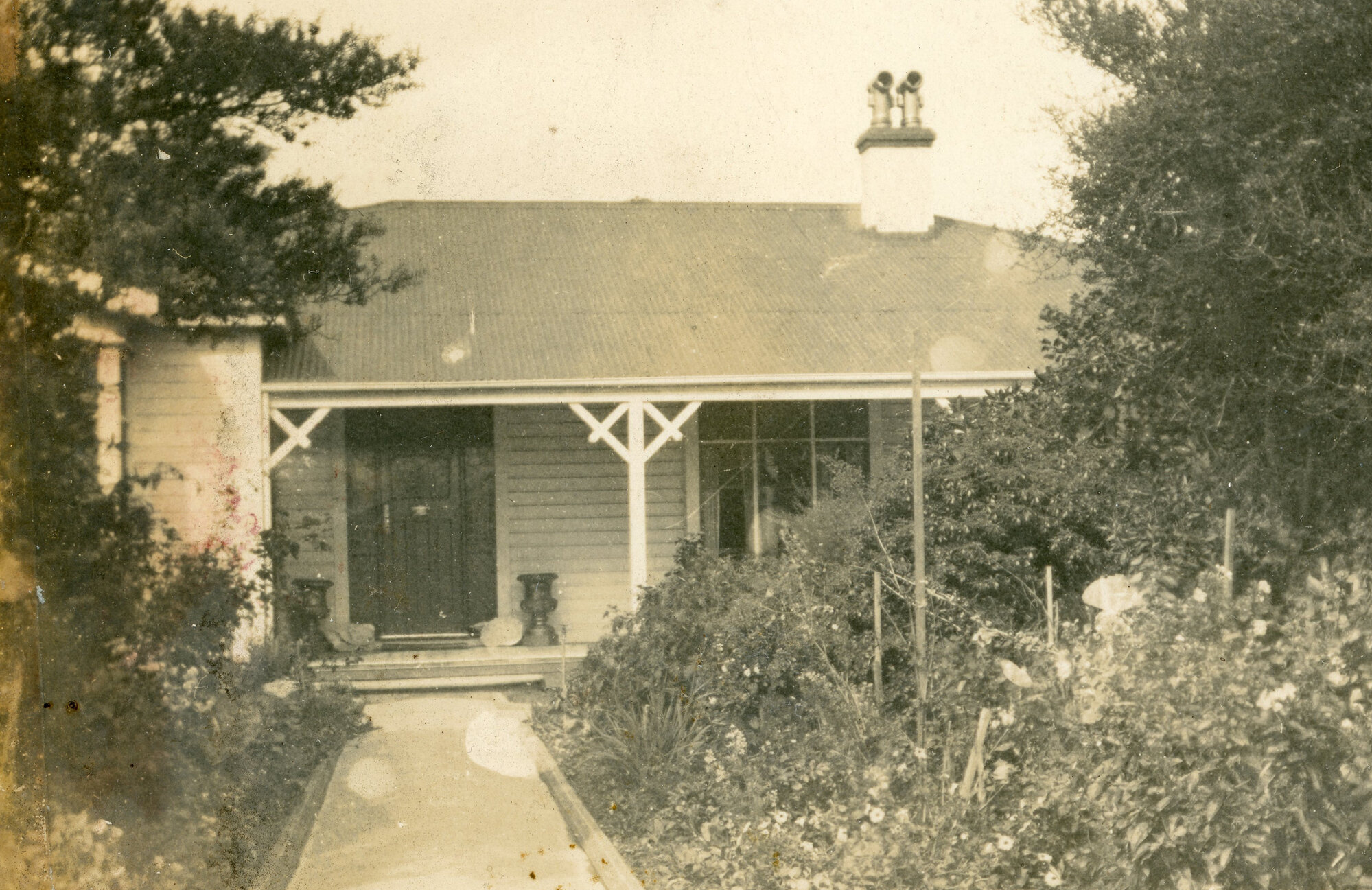 Campbell Family Photograph; George Campbell's House; ca 1920s