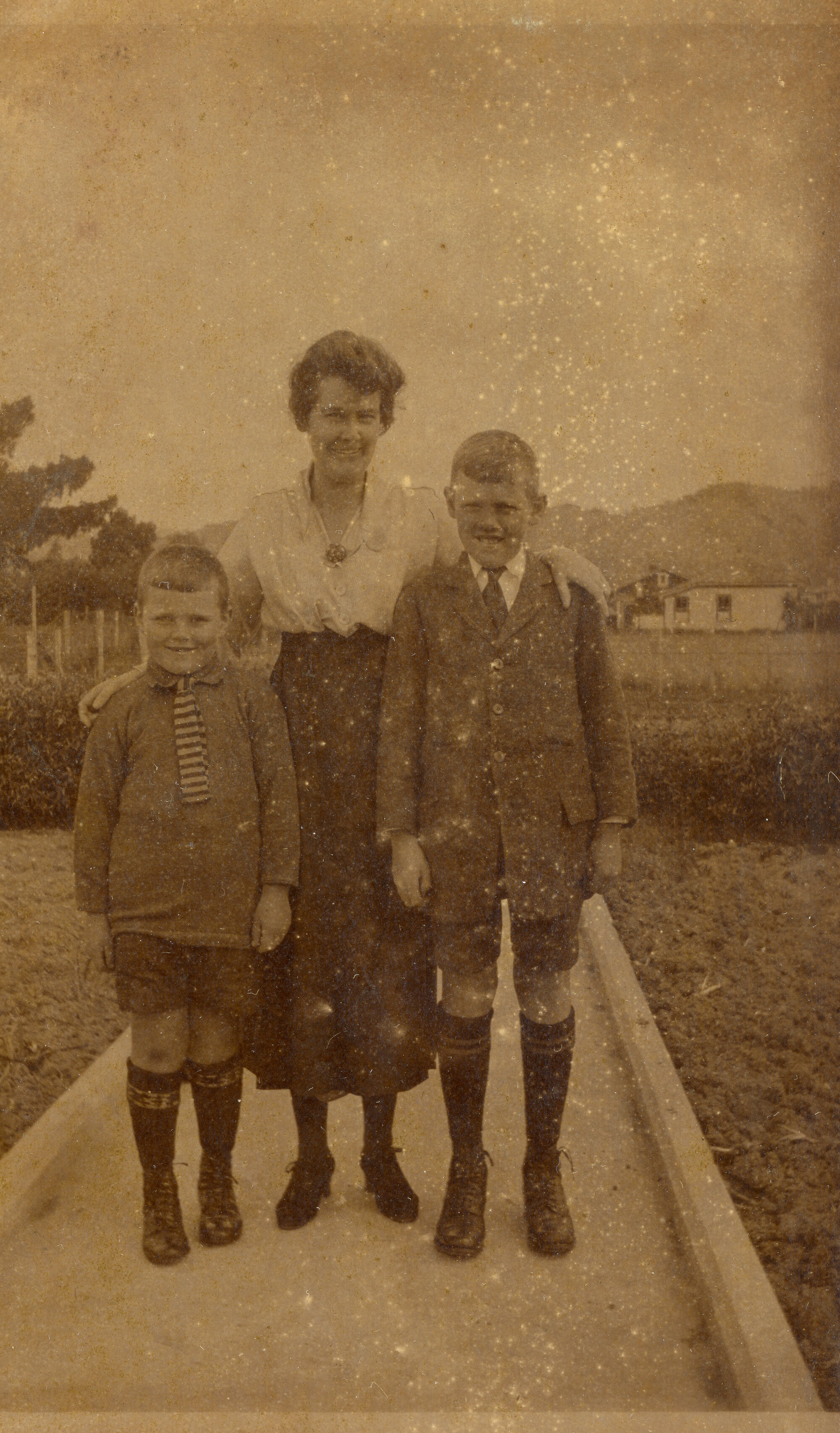 Campbell Family Photograph; Thompson, May and Harman Campbell; ca 1920s