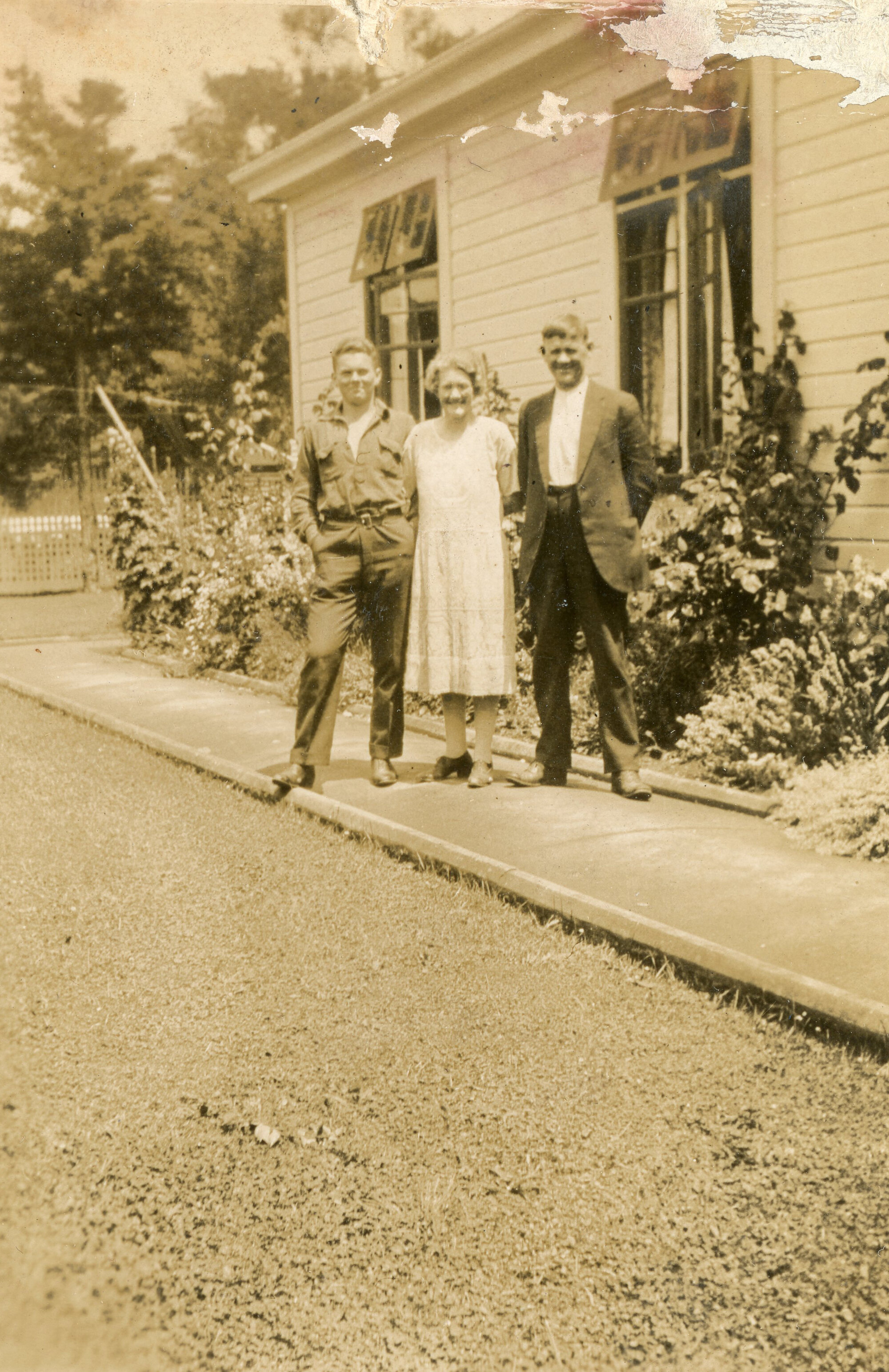 Campbell Family Photograph; Thompson, May and George Campbell; ca 1920s
