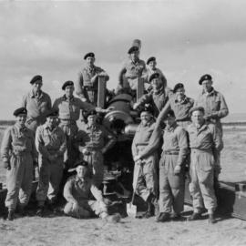 M115 8-inch howitzer 1; gun crew 1. [P1-377-1837]