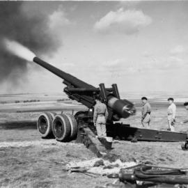 M115 8-inch howitzer 4; firing. [P1-382-1842]