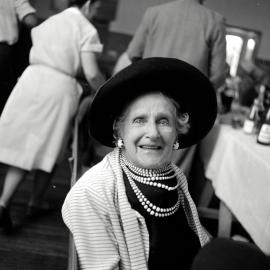 Wedding; Kenneth Cherry, Beverley Williams 24. [P1-8851-11241]