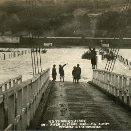 Flood, 1913; Te Awa Kairangi / Hutt River, Melling. 