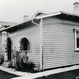 House, Victoria Street; No. 5, and Nurse Louise Renshaw.