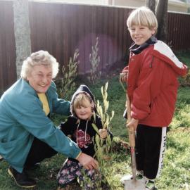 Arbor Day tree planting, Totara Park school