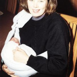 Antenatal class member Lisa Behrent presented with a sling