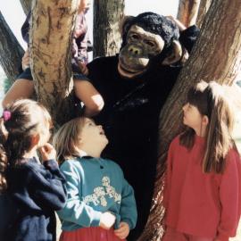 'Chester the Chimp', Maoribank School
