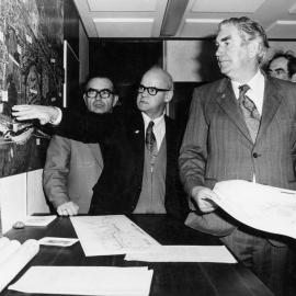Councillors in discussion. Lionel Jones in centre [P2-539-1175]