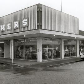 Clouston's Corner building, corner Main and Wakefield streets; Farmers' Trading Company.
