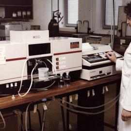 Central Institute of Technology in operation; unidentified laboratory; Shimaden AA670 and gas controller identified.