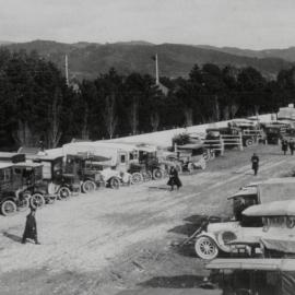 Hutt Valley History 35; Social Occasions 005; cars at Trentham Racecourse