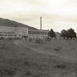 Dunlop factory constructon; west end, looking south-west.