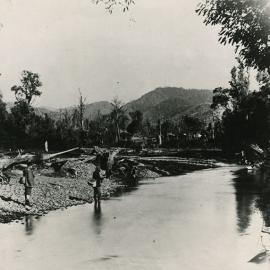 Fishermen in Te Awa Kairangi / Hutt River near Upper Hutt, 1800s.