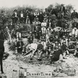 Te Awa Kairangi / Hutt River, 1902; work gang, dinner time.
