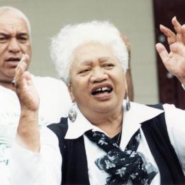 Ōrongomai Marae 2000; Waitangi open day; kuia Hariata Jaspers