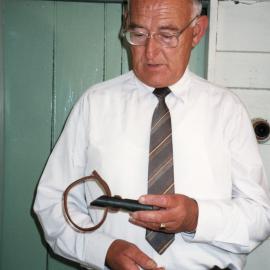 Golder Cottage; president Kevin Browne with recently-donated gadget.