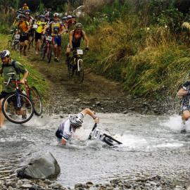 Cycling; Karapoti Classic, 2003; senior men's event; Daniel Hobby in trouble.