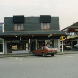 Main Street 1989  9; Lion Court and shop fronts. [P2-861-2006]