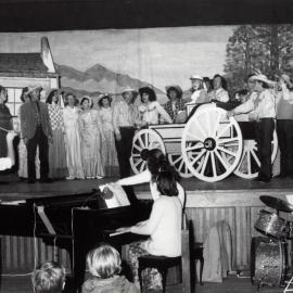 Upper Hutt Operatic Society - Photo 004
