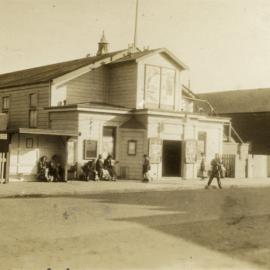 Mayfair Picture Theatre, 1943