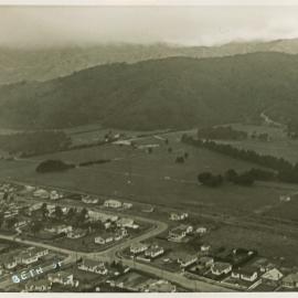 Trentham; aerial photograph, looking east; Miro/Araraino/Beth streets junction at left