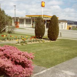 Moonshine Road; No. 51-53; new Billington Motors building.